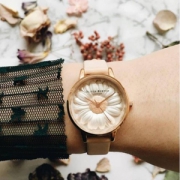 Olivia Burton 女士3D雏菊时尚腕表 £91.8（需用码）
