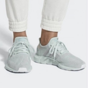adidas 阿迪达斯 Swift Run B37720 女士运动鞋
