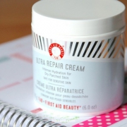 FIRST AID BEAUTY   急救美人 强效急救修复霜 170g   平价La Mer