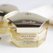 Guerlain 娇兰 帝皇蜂姿紧致修护滋养日霜 50ml €68.28