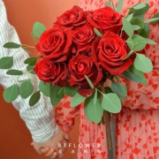 情人节预定： 花点时间 满心是你 玫瑰花束 11枝（送花瓶） 194元包邮（199-5）