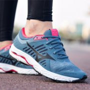 Mizuno 美津浓 STREAM J1GD181909 女款跑鞋  低至260元