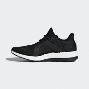 直降七百：Adidas PureBoost 女子经典跑鞋