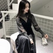 时尚亮丝上衣+吊带连衣裙两件套