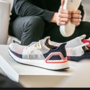 adidas 阿迪达斯 UltraBOOST 19 男/女子跑步鞋
