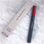 补货！Burberry巴宝莉新款哑光气垫唇釉70 Dark Russet