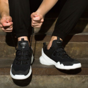 2日10点：SKECHERS 斯凯奇 DLT-A 88888100 中性款运动鞋 199.2元