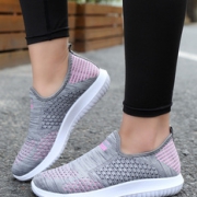 ￥79 新款布鞋女鞋透气防滑