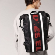 国内￥1600，DIESEL 迪赛 F-SPORTY 男士双肩包 Prime会员免费直邮含税