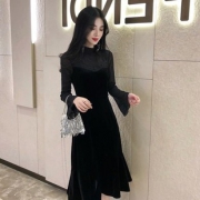 赫本风蕾丝拼接丝绒假两件连衣裙
