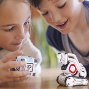 会学习的人工智能，Anki Cozmo 智能机器人玩伴 Prime会员免费直邮含税
