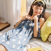 芬腾 少女性感露肩睡裙