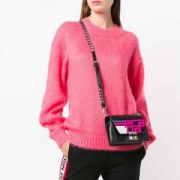 PRADA 女士logo印花真皮斜挎包