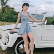 Ylsswim 女小清新裙式泳衣 保守不露肉 59元包邮 平常89元