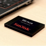 闪迪 SDSSDA-240G 2.5英寸SATA3.0固态硬盘 加强版