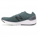 New Balance 890 V7 跑步鞋
