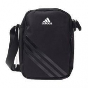 1日：adidas 阿迪达斯 中性训练系列 AJ4232单肩挎包