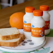 夏进 甜味炼乳牛奶 243ml*15瓶整箱装 旺仔牛奶的味道孩子爱喝 47.8元包邮 19年3月生产