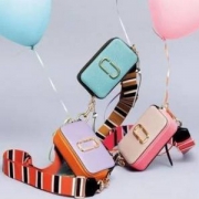 超多明星同款，Marc Jacobs SNAPSHOT 女士单肩包 M0012007-OS