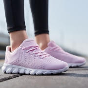 16日0点、618预告：LI-NING 李宁 ARBN044 女款跑步鞋 128元包邮（前1小时）