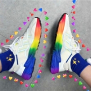 Adidas阿迪达斯PRIDE彩虹鞋底中性款老爹鞋
