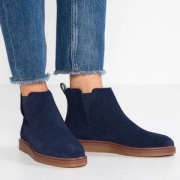 限37码，Clarks 其乐 Dove Madeline 女士反绒皮切尔西短靴 Prime会员免费直邮含税