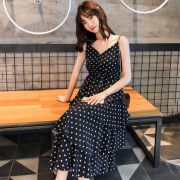 夏贝尼 波点吊带蛋糕小黑连衣裙
