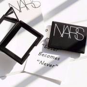 小猪姐姐推荐，NARS 纳斯 裸光透明蜜粉饼 7ml