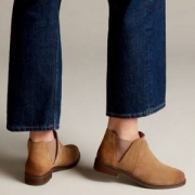 UK5码，Clarks 其乐 Demi Beat女士真皮切尔西靴 26135351 Prime会员免费直邮含税