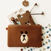 LINE FRIENDS 布朗熊 收纳小包 39元