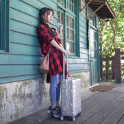 MI 小米 90分 金属登机箱 699元