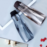 乐扣乐扣 塑料创意便携水杯 550ml 22.3元包邮