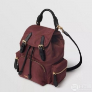 官网￥10800，BURBERRY 巴宝莉 The Rucksack 尼龙拼接双肩包 小号 2色