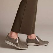 限UK5码，Clarks 其乐 Un Adorn Zip 女士侧拉链平底休闲鞋