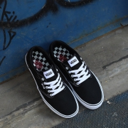 27日0点：Vans 范斯 黑色低帮男士运动帆布鞋 329元包邮（双重优惠）
