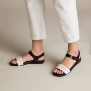 限UK3码，Clarks 其乐 Bright Pacey 女士露趾一字带凉鞋
