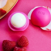 ￥19 EOS 伊欧诗 果味系列 保湿补水润唇球 7g