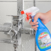 葡萄牙进口 Mootaa 浴室玻璃/不锈钢 水垢清洁剂 500ml 瓷砖玻璃也能用 25元包邮 同款京东49元