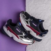 adidasOriginalsFALCON女子经典鞋*2件