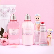 预售、送礼佳品：L'OCCITANE 欧舒丹 玫瑰之心礼盒 sonny angel 限量版身体护理套装（沐浴啫喱250ml+身体乳250ml+护手霜30ml） 550元包邮（需50元定金）