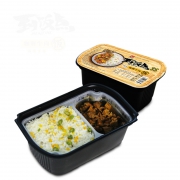 紫山 咖喱牛肉自热米饭 300g*2盒 赠下饭菜 19.6元包邮（需用券）