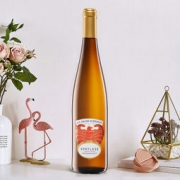 Rheinhessen 莱茵黑森 雷司令桃花鹰晚收甜白葡萄酒 750ml 79元，可优惠至53.2元