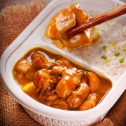 美好 咖喱鸡自热米饭 263g 9.9元包邮（需用券）