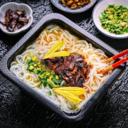 食人谷 云南过桥米线 296g 9.9元包邮