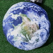 俏空间 儿童3D星球抱枕 30*30cm含芯 9元包邮（需用券）