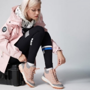 discovery 女款 牛皮鞋面 户外徒步鞋
