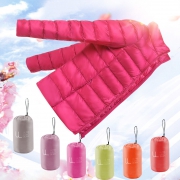 ￥69 女短款立领连帽时尚轻薄羽绒服