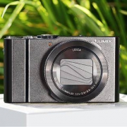 预售！松下（Panasonic）LX10 1英寸大底数码相机/卡片机 F1.4-2.8大光圈 颜色黑卡片机 触摸屏 Vlog相机 WIFI 4K