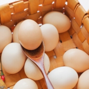 限上海：光阳 虫子杂粮鲜鸡蛋 30枚 1.3kg *8件 111.6元（多重优惠）