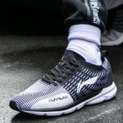 双11预售：LI-NING 李宁 光梭 2018款 ARBM119 男款跑鞋 118元包邮（需定金20元）